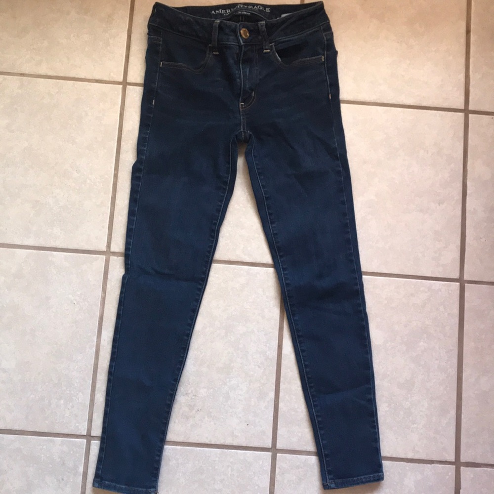 American Eagle’s jegging jeans.